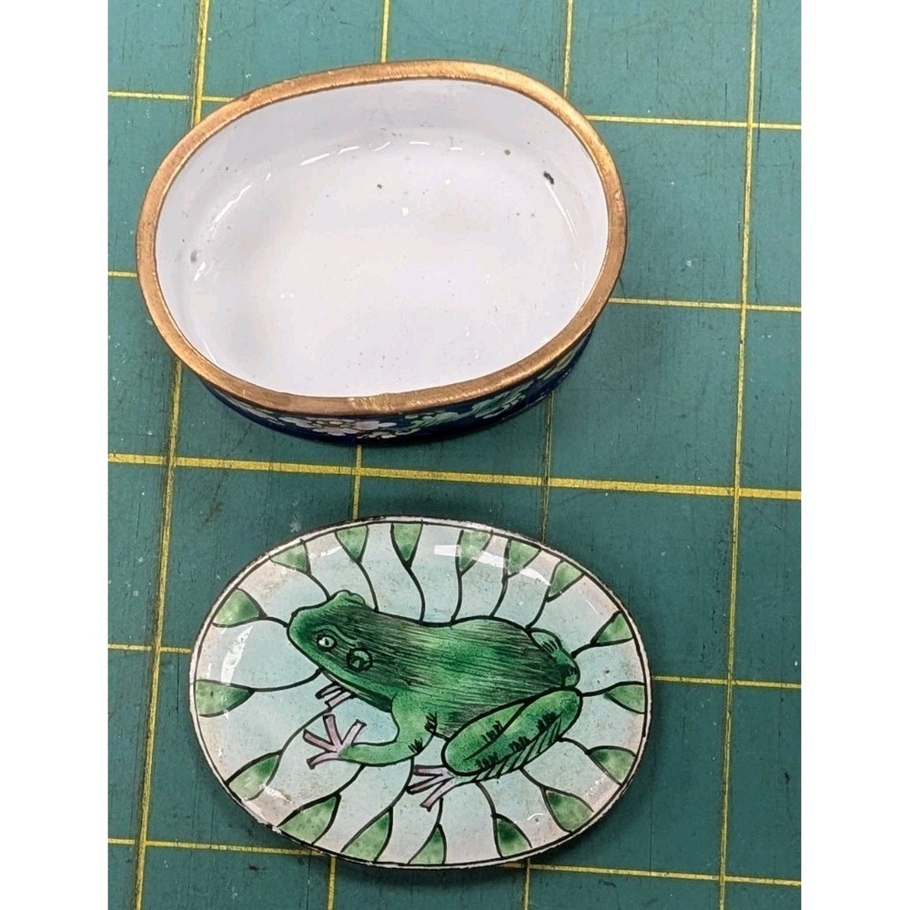 Frog Trinket Dish Container with Lid 2.5" X 1.5" Glass Oval 2 Piece - Picture 2 of 4